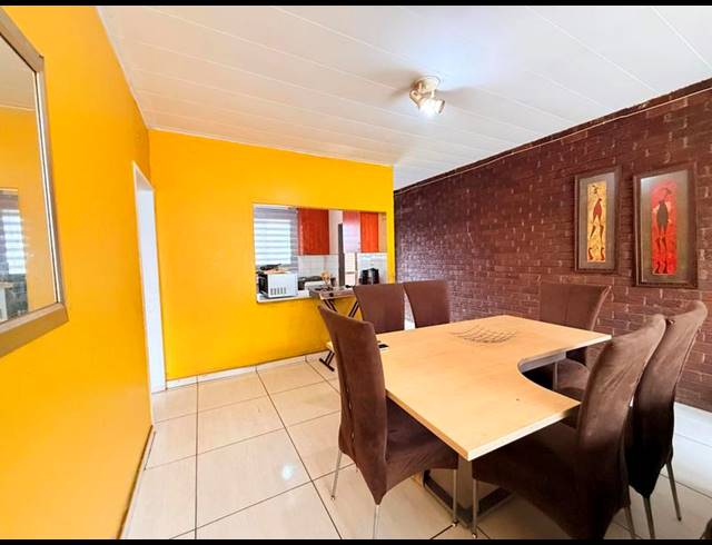 1 BEDROOM APARTMENT FOR SALE IN GERMISTON SOUTH